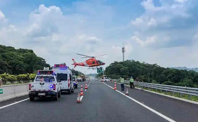 乌拉特后旗高速公路汽车救援案例