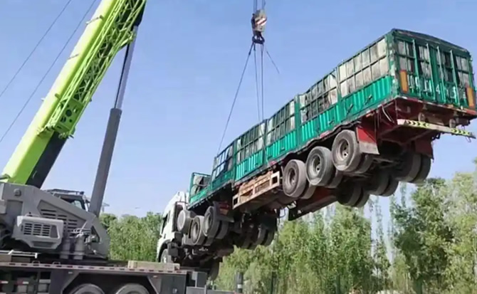 乌拉特后旗道路脱困救援案例